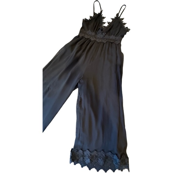 🖤 Seen on The Bachelor AU | Georgette Black Lace Wide-Leg Jumpsuit –Small - Picture 9 of 11